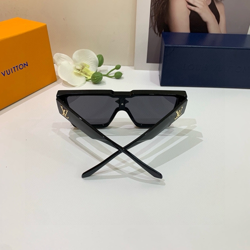 ルイヴィトンサングラス着用イメージ